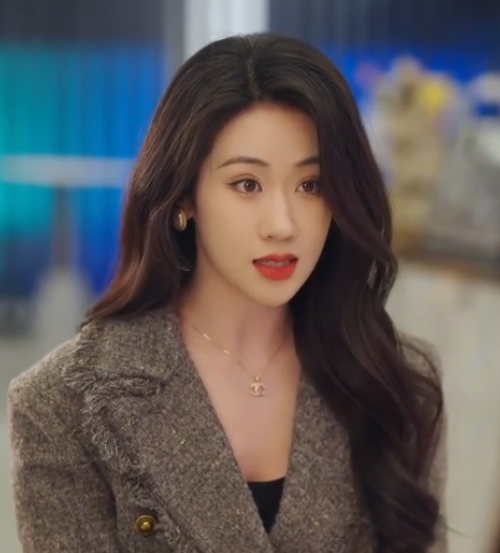 Kabur dari Cinta CEO