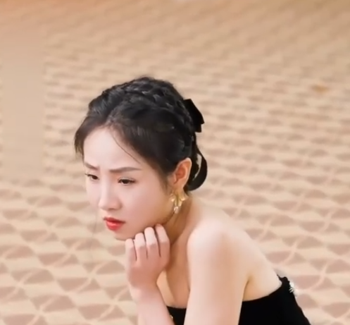 Cinta di Balik Rahasia